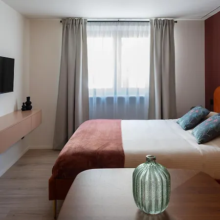 Core - Corporate By Weeklyflex Appartement Strassen